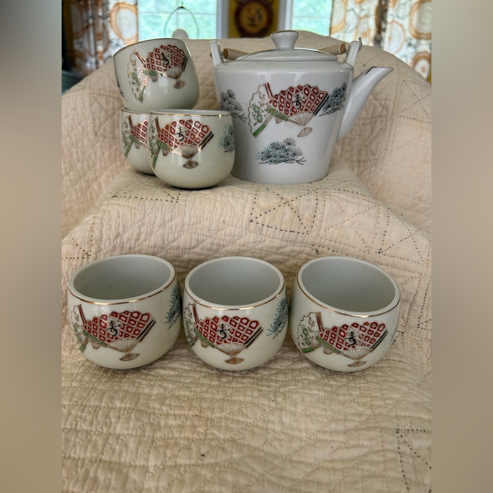 Asian Tea Set With Teapot and Six Teacups